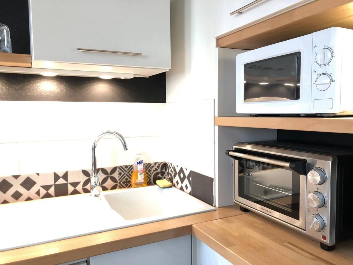Le Noir Bois Et Blanc - Studio - Wifi - Centre Ville - Entree Autonome カンペール エクステリア 写真