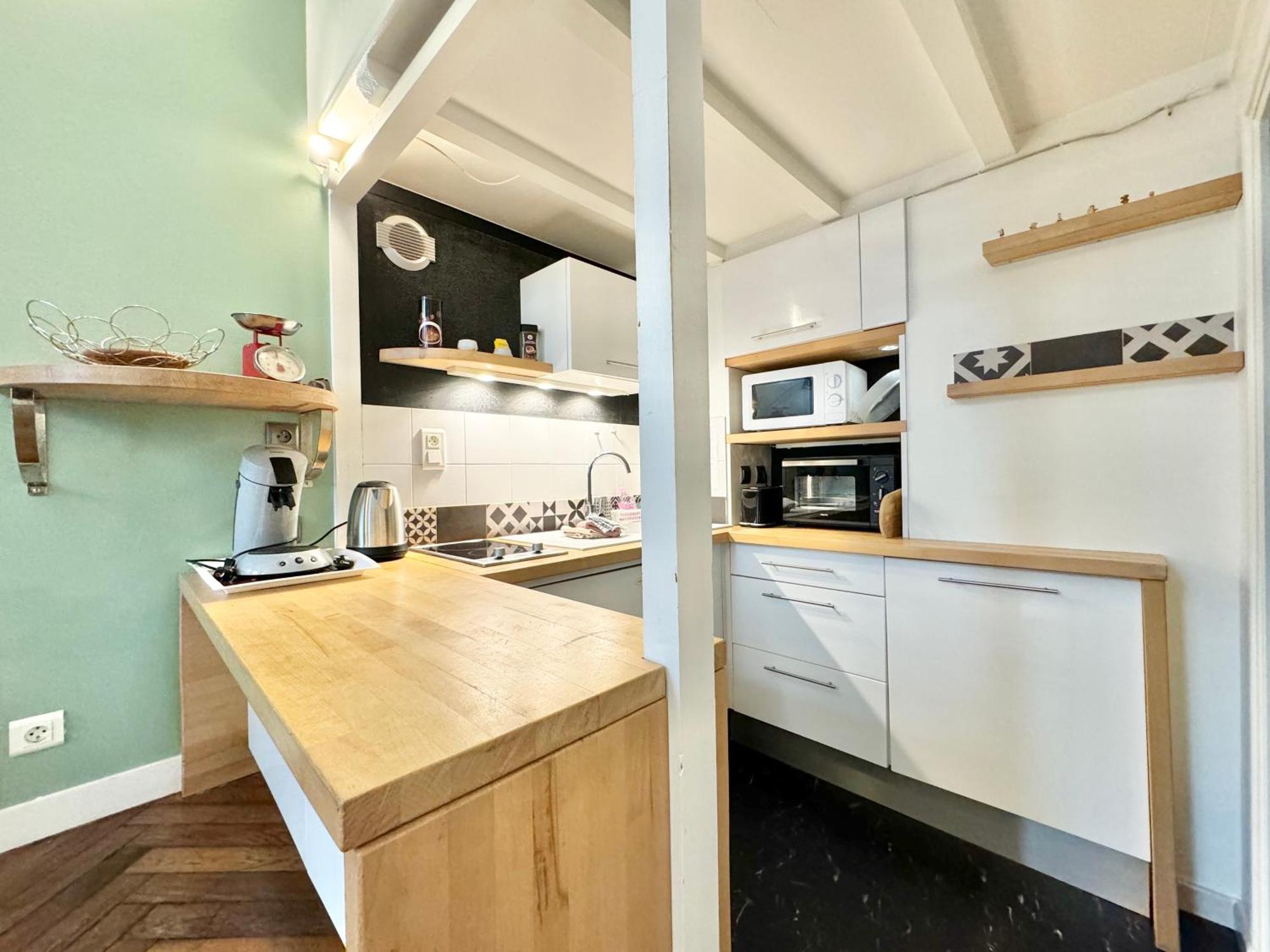 Le Noir Bois Et Blanc - Studio - Wifi - Centre Ville - Entree Autonome カンペール エクステリア 写真