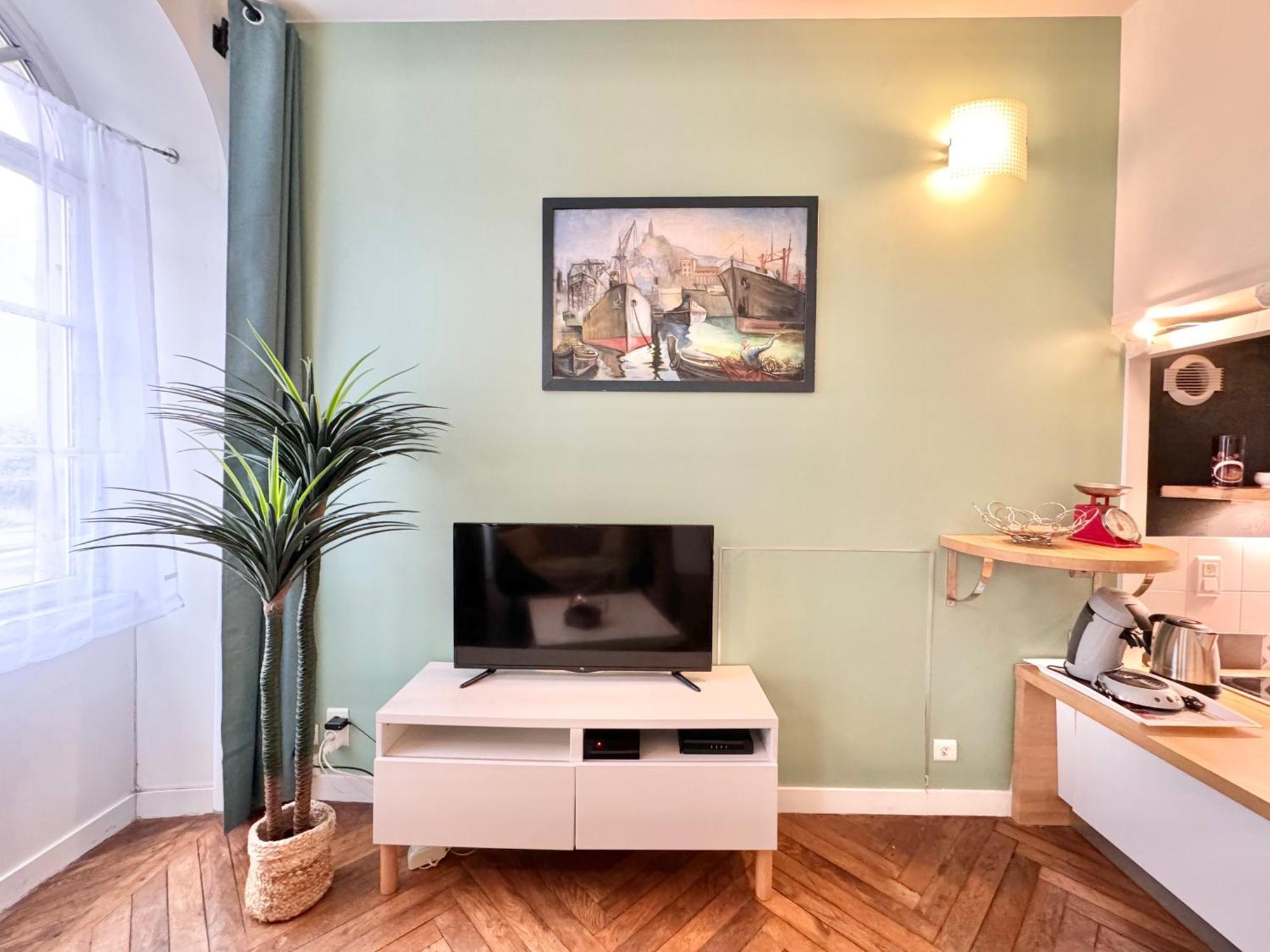 Le Noir Bois Et Blanc - Studio - Wifi - Centre Ville - Entree Autonome カンペール エクステリア 写真